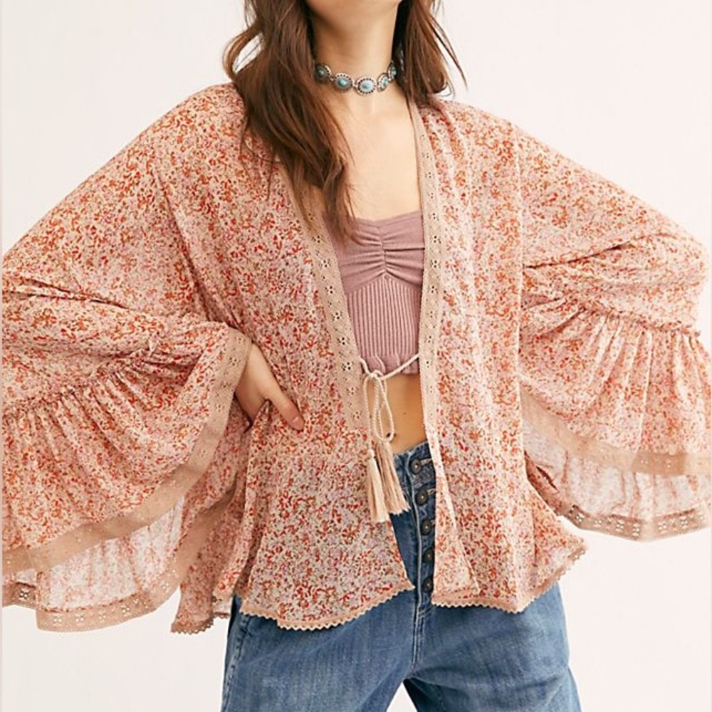 Free People Lola Floral Sheer Kimono. Crochet trim. SzM neutral combo